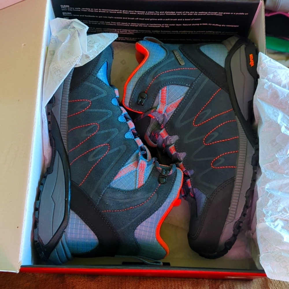 Mountain Warehouse Rockies Women's Extreme Waterproof Vibram Boot size 7